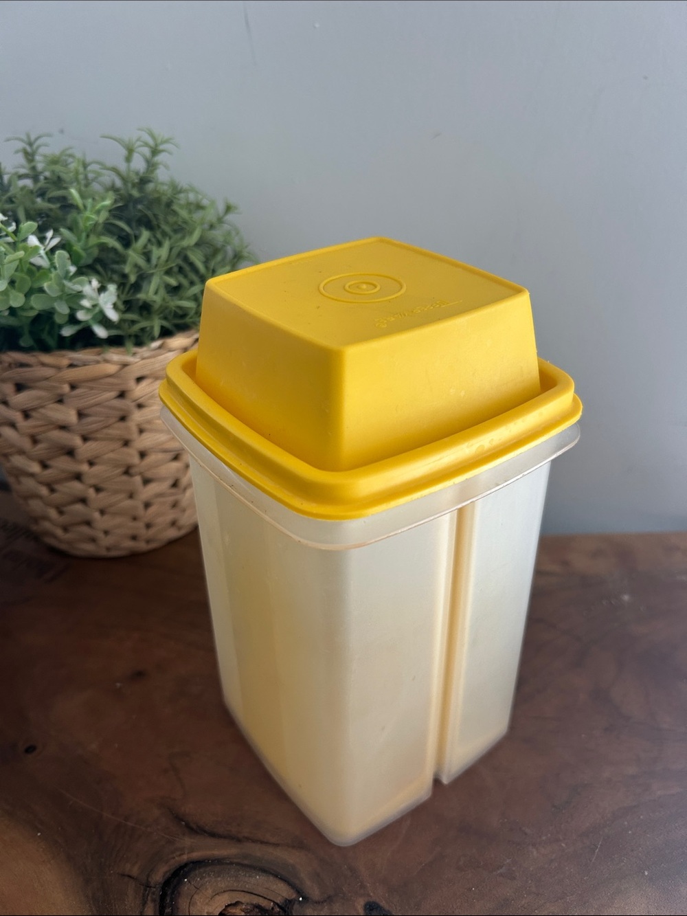 Tupperware Pick A Deli Large Square Pickle Container Strainer YELLOW Keeper aqua